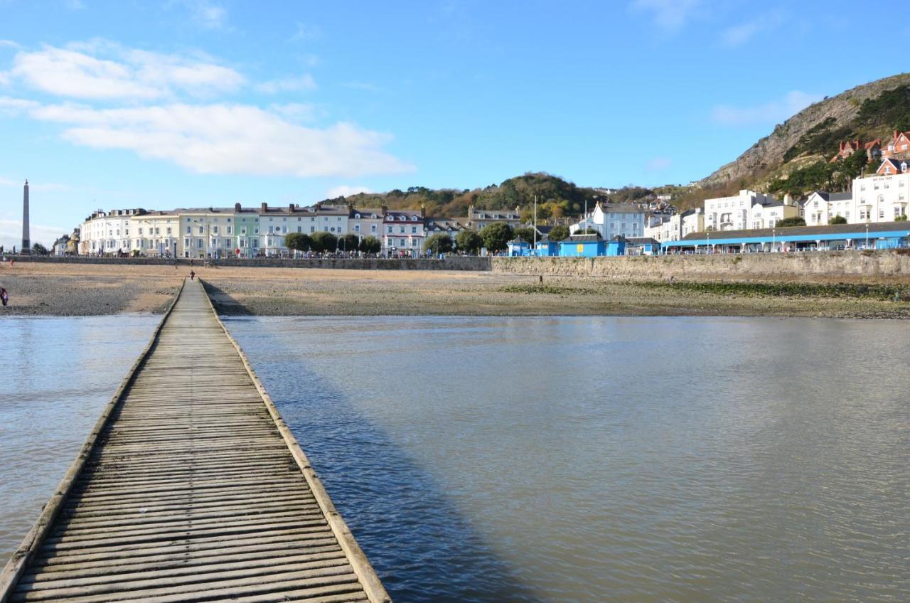 Audley Guest House Llandudno Exterior foto
